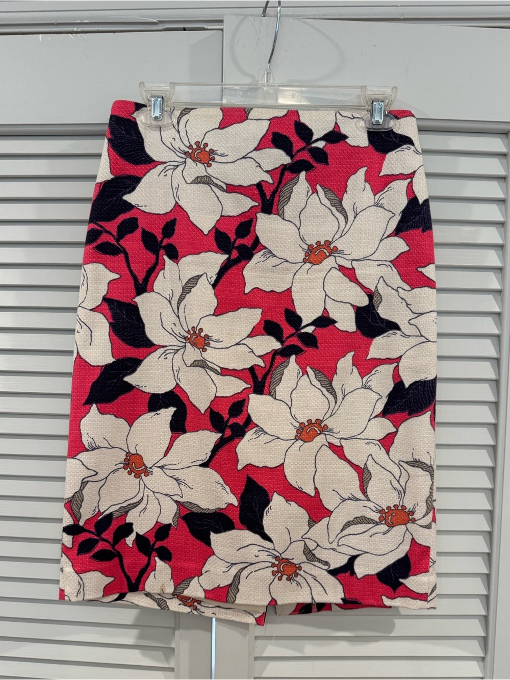 Ann Taylor Pink Floral Pencil Skirt with Cream Blooms